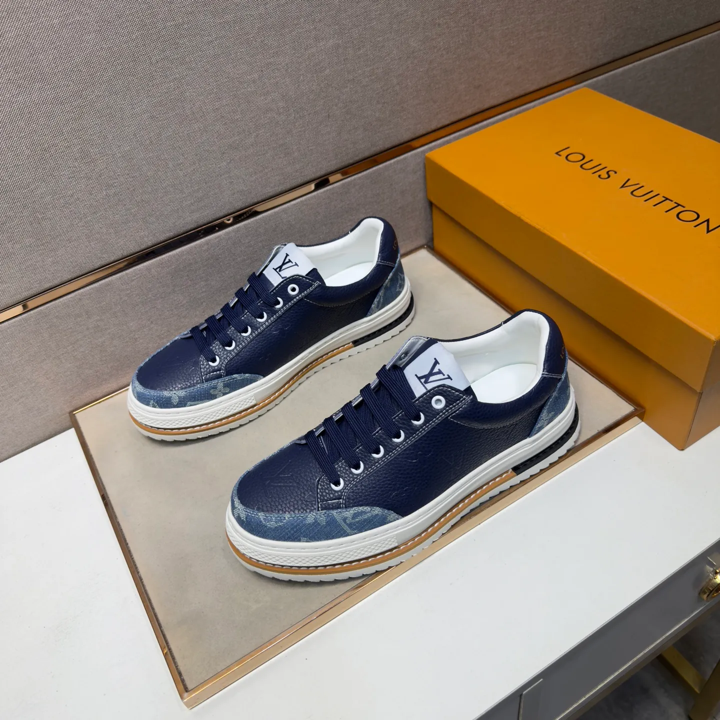 Men's men's shoes 💰pp400 [LV～] Men's casual shoes 2026z cabinet sales simultaneously 🔶Size: 38-44 #️⃣ 🔷2 colors🔜The upper is made of cowhide stitching➕Genuine leather lining, comfortable and breathable, sole: original comfortable and wear-resistant outsole, ⚠️Real 📱Photographed🎬The real thing is better📢📢📢